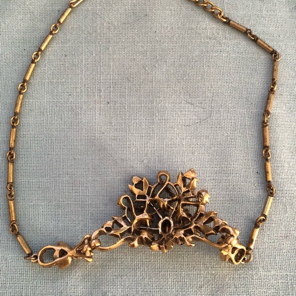 Vintage gold tone necklace with faux amethyst stones. - Picture 2 of 2